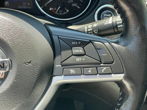 Certified 2022 Nissan Rogue Sport SV AWD/4WD image 16
