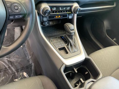 Used 2025 Toyota RAV4 XLE image 42