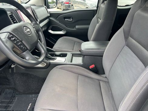 Used 2023 Nissan Frontier SV w/ Technology Package AWD/4WD image 11
