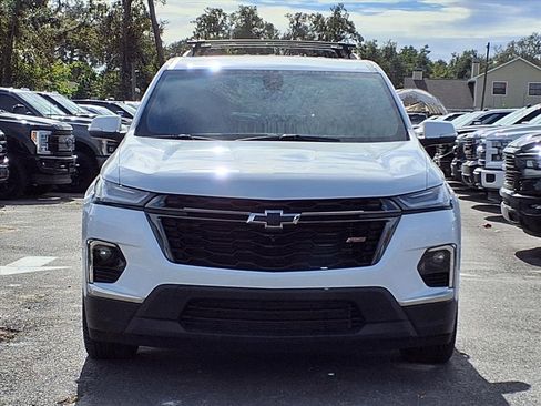 Used 2023 Chevrolet Traverse RS image 2