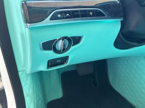 Used 2019 Mercedes-Benz S 560 Sedan w/ Premium Package image 48