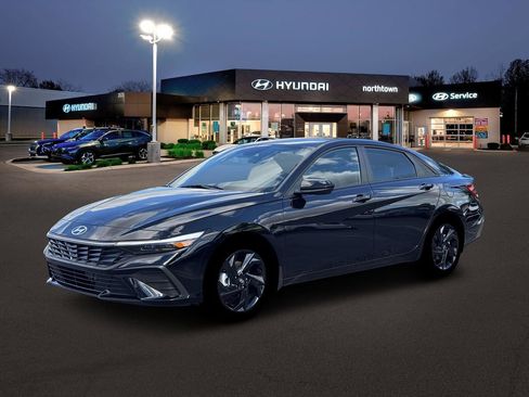 New 2026 Hyundai Elantra Sport image 2