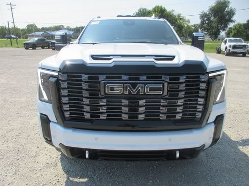 New 2026 GMC Sierra 3500 Denali Ultimate AWD/4WD image 11