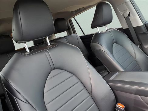 Used 2024 Toyota Highlander XLE image 18