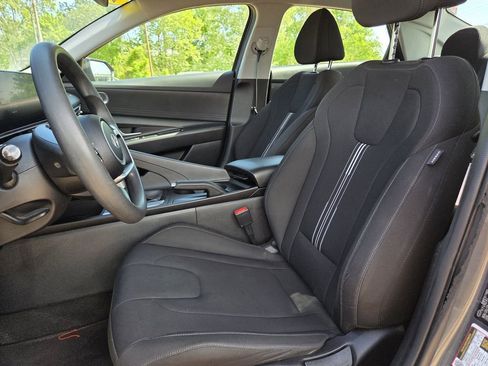 Used 2024 Hyundai Elantra SEL FWD image 15
