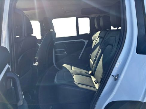 Used 2023 Land Rover Defender 110 S image 21