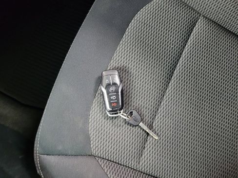 Used 2016 Ford Explorer XLT w/ Equipment Group 201A image 32