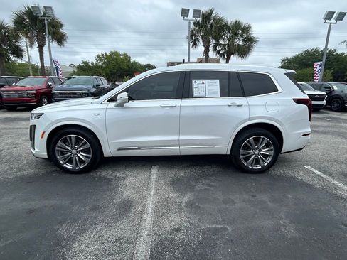 Used 2021 Cadillac XT6 Premium Luxury AWD/4WD image 4
