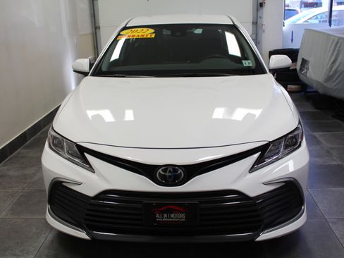 Used 2022 Toyota Camry LE image 2
