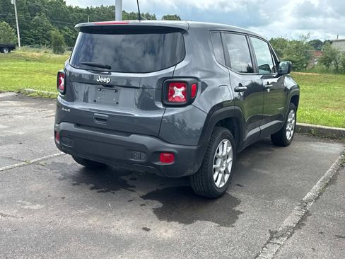 Used 2023 Jeep Renegade Latitude AWD/4WD image 11