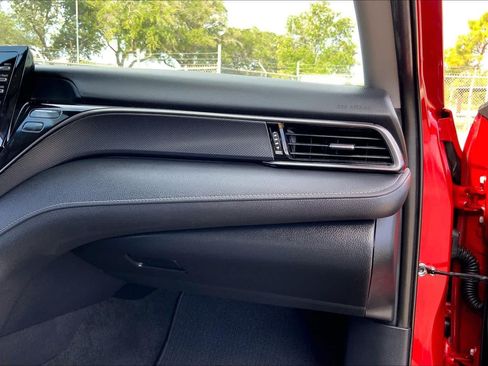 Used 2023 Toyota Camry SE FWD image 18