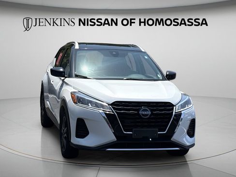 Certified 2024 Nissan Kicks SV FWD image 2