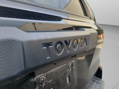 Used 2025 Toyota 4Runner SR5 AWD/4WD image 28
