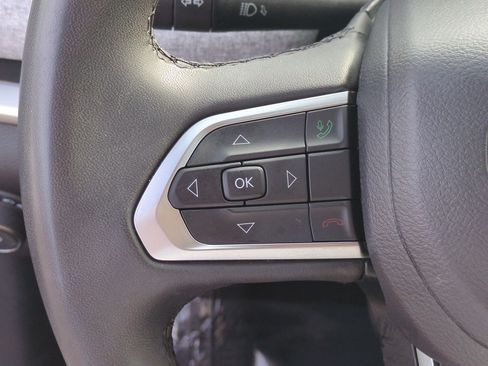 Used 2024 Jeep Compass Latitude AWD/4WD image 19