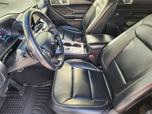 Used 2020 Ford Explorer XLT w/ Equipment Group 202A image 14