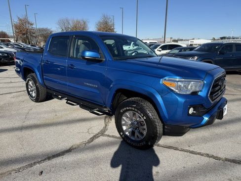 Used 2018 Toyota Tacoma SR5 image 9
