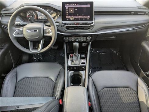 New 2026 Jeep Compass Latitude image 14