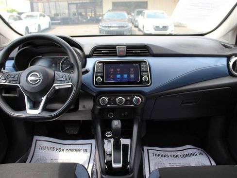 Used 2025 Nissan Versa SV FWD image 18