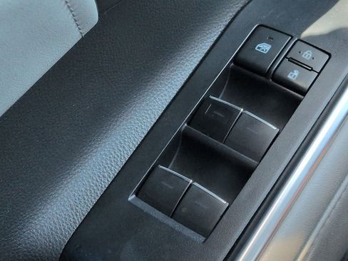 Used 2021 Toyota Highlander Platinum AWD/4WD image 22