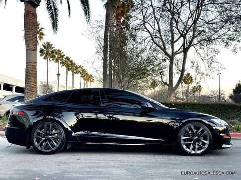 Used 2022 Tesla Model S Plaid image 4