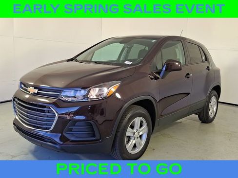 Used 2021 Chevrolet Trax LS w/ Tint and Cruise Package image 4
