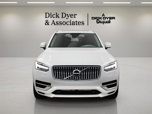 New 2025 Volvo XC90 T8 Ultra w/ Protection Package Premier image 5