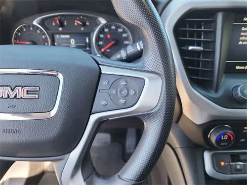 Used 2023 GMC Acadia SLE image 22