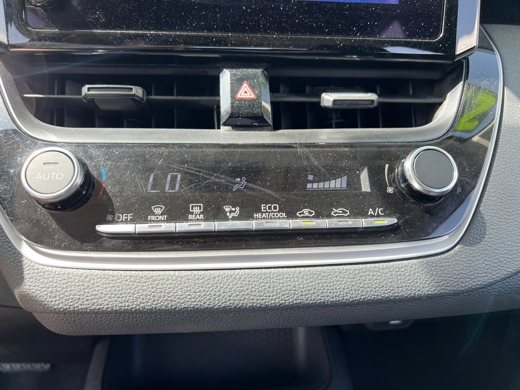 Used 2025 Toyota Corolla LE FWD image 26