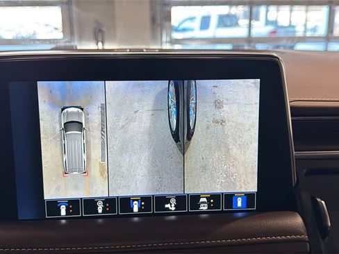 Used 2022 Chevrolet Suburban High Country image 46