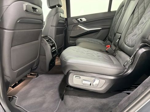 Used 2024 BMW X7 xDrive40i image 17