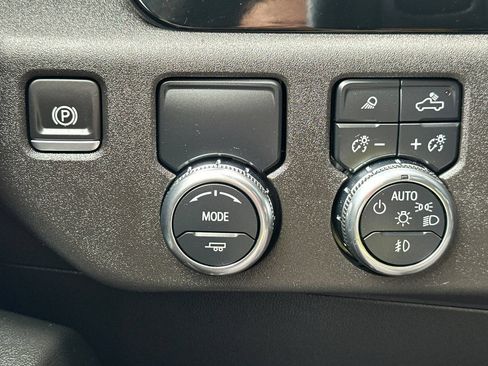 Certified 2024 GMC Sierra 1500 SLT RWD image 35