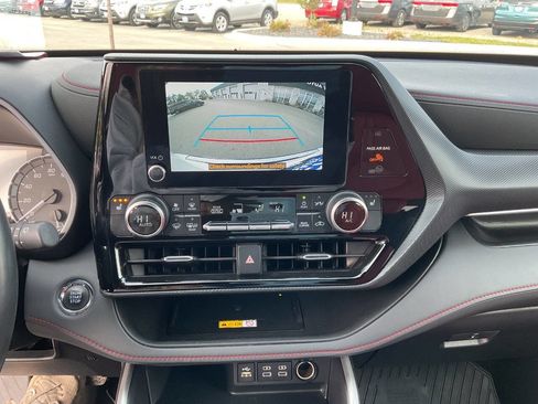 Used 2023 Toyota Highlander XSE image 24
