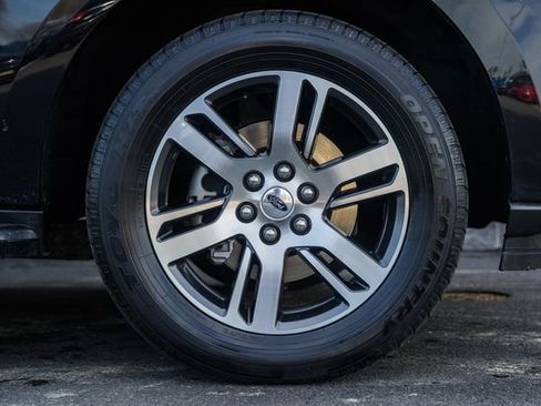 Used 2023 Ford Expedition XLT image 26