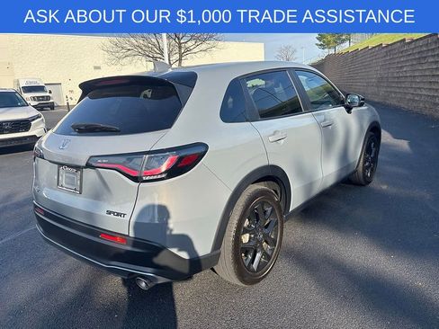 Used 2025 Honda HR-V Sport image 8