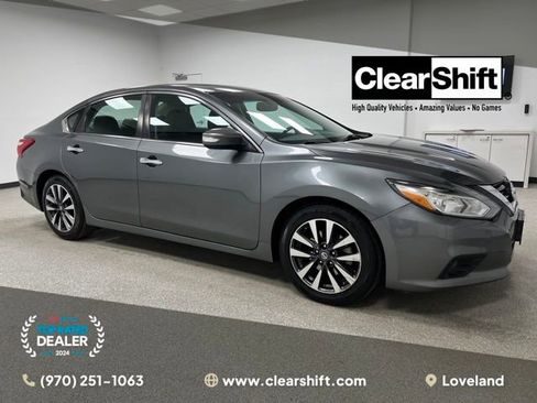 Used 2017 Nissan Altima 2.5 SL w/ Moonroof Package FWD image 1