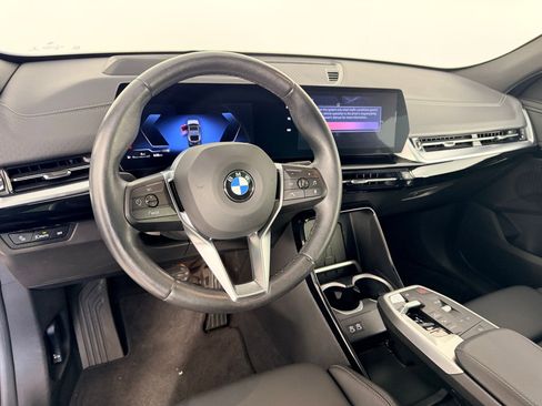 Certified 2025 BMW X2 xDrive28i AWD/4WD image 4