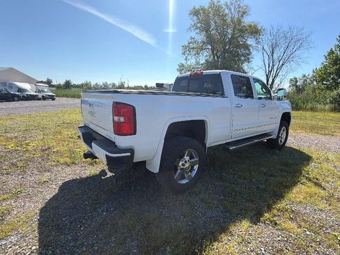 Used 2019 GMC Sierra 2500 Denali w/ Duramax Plus Package AWD/4WD image 7