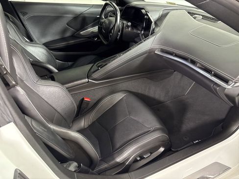 Used 2021 Chevrolet Corvette Stingray Coupe w/ 1LT image 19