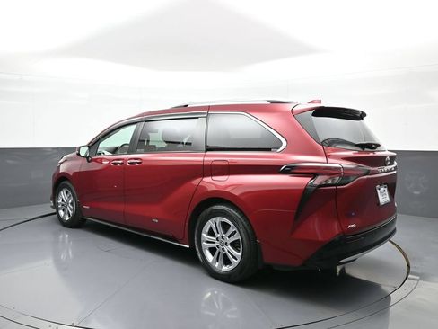 Used 2021 Toyota Sienna Platinum AWD/4WD image 8