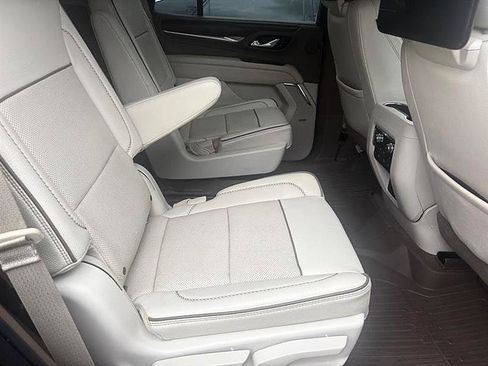 Used 2021 GMC Yukon Denali w/ Denali Ultimate Package AWD/4WD image 15