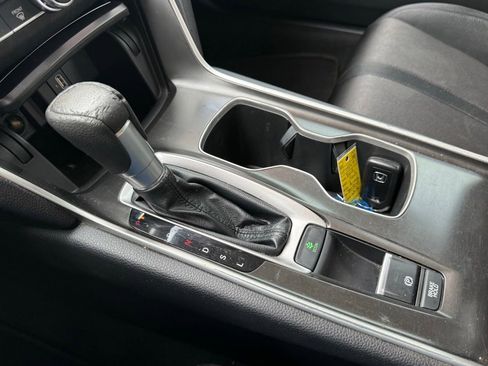 Used 2018 Honda Accord EX image 16
