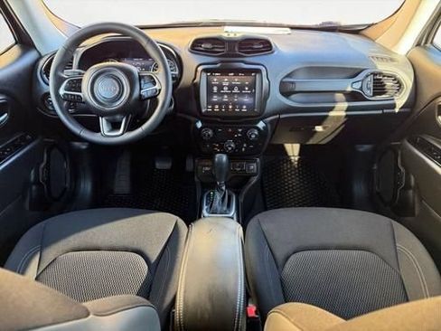Used 2023 Jeep Renegade Altitude AWD/4WD image 10