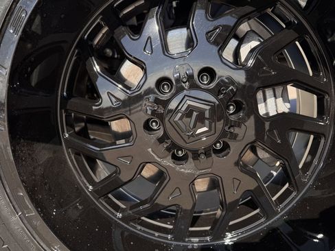 Used 2025 Chevrolet Silverado 1500 LT Trail Boss w/ LT Trail Boss Premium Package image 9