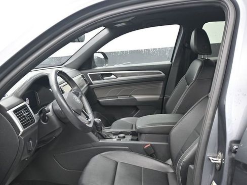 Used 2022 Volkswagen Atlas Cross Sport SE image 6