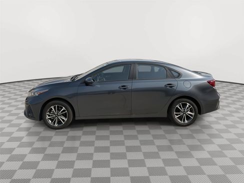 Used 2024 Kia Forte LXS w/ LXS Technology Package FWD image 5