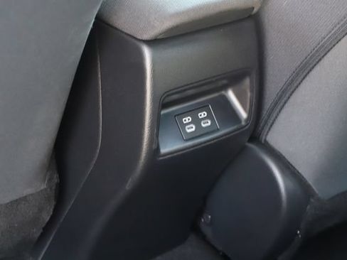 Used 2025 Toyota Corolla LE FWD image 17