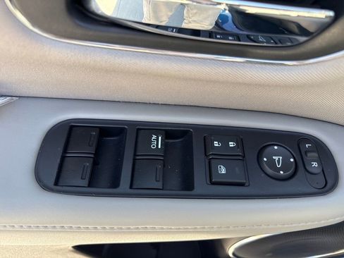 Used 2017 Honda HR-V EX image 15