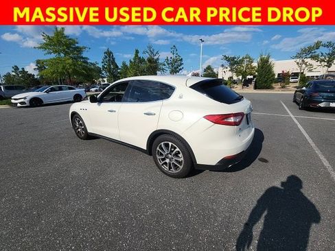 Used 2017 Maserati Levante AWD/4WD image 9