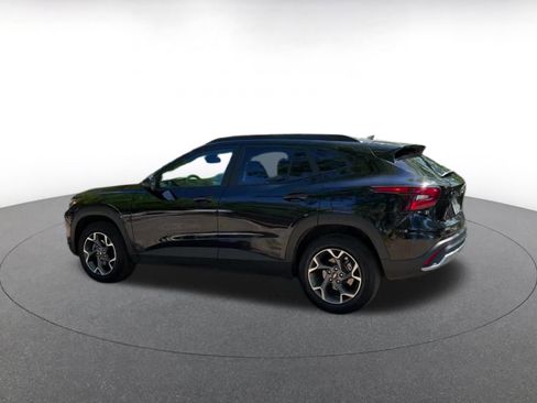 Used 2025 Chevrolet Trax LT image 10