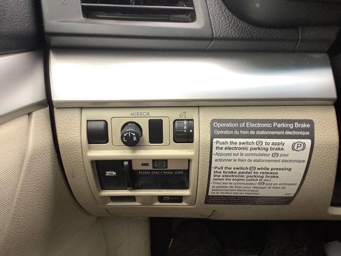 Used 2010 Subaru Outback 2.5i Premium image 40